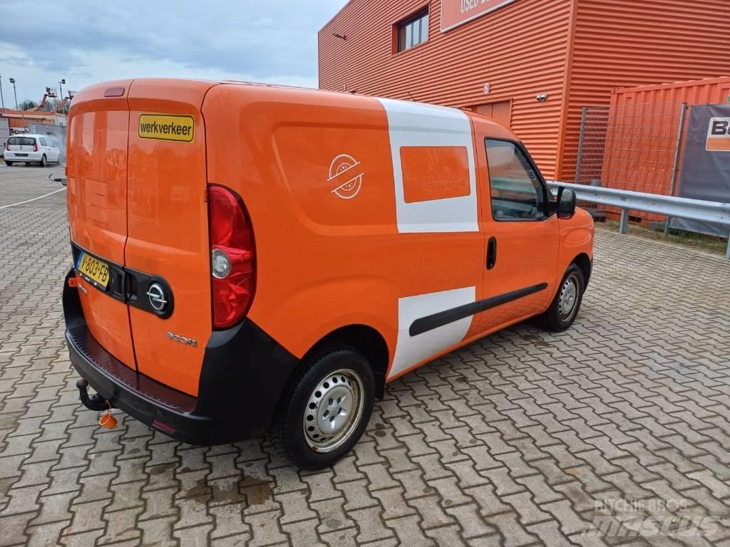 Opel Combo شاحنات أخرى