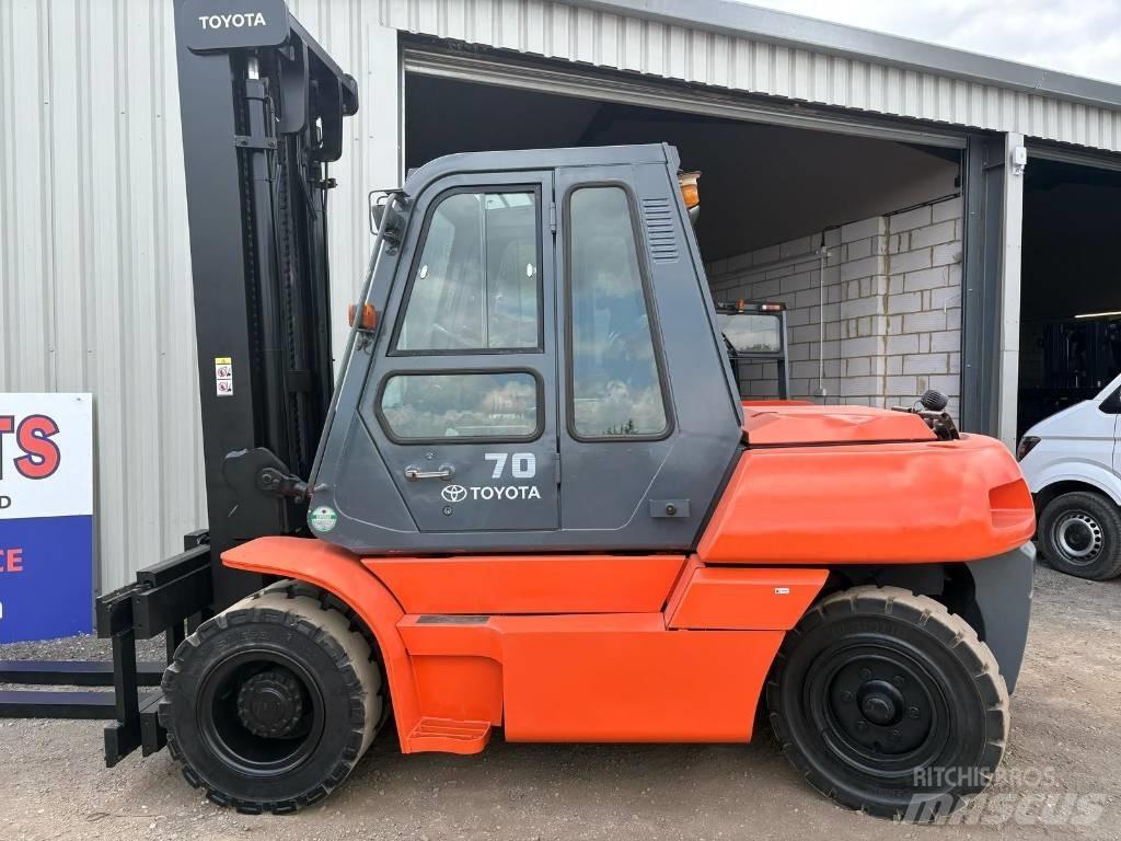 Toyota 5 FD 70 شاحنات الديزل