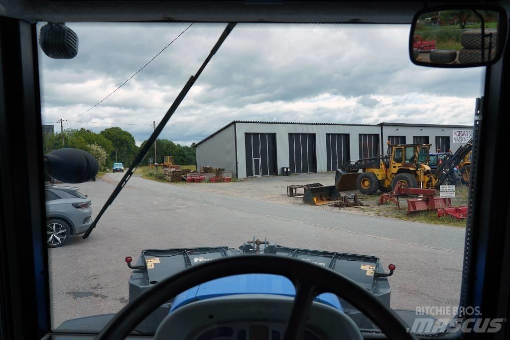 New Holland T 5050 الجرارات