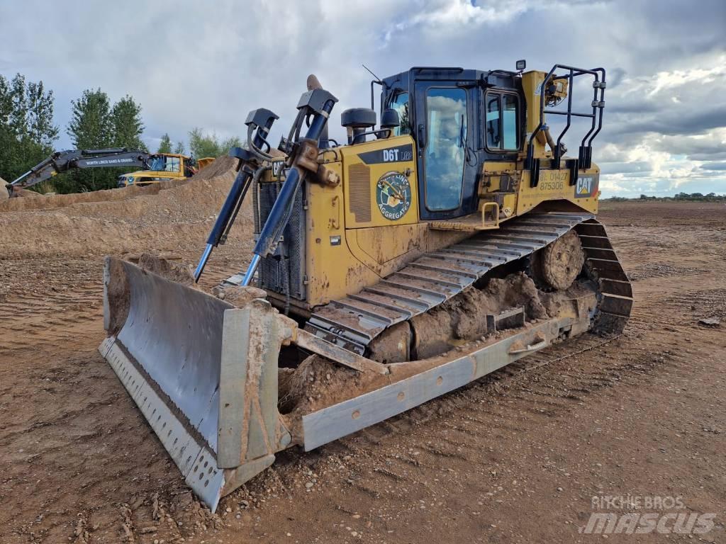 CAT D 6 T LGP بلدوزرات مجنزرة