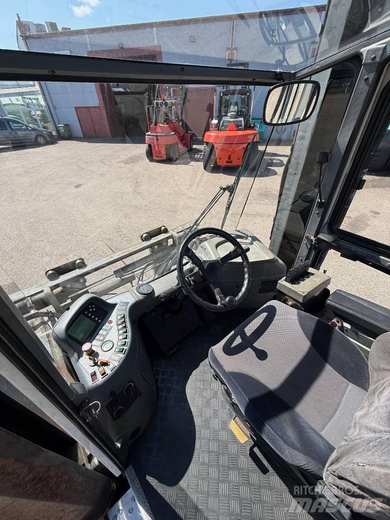 SMV 11-915 AV شاحنات الديزل