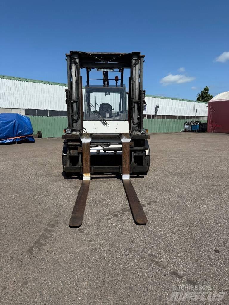 SMV 11-915 AV شاحنات الديزل