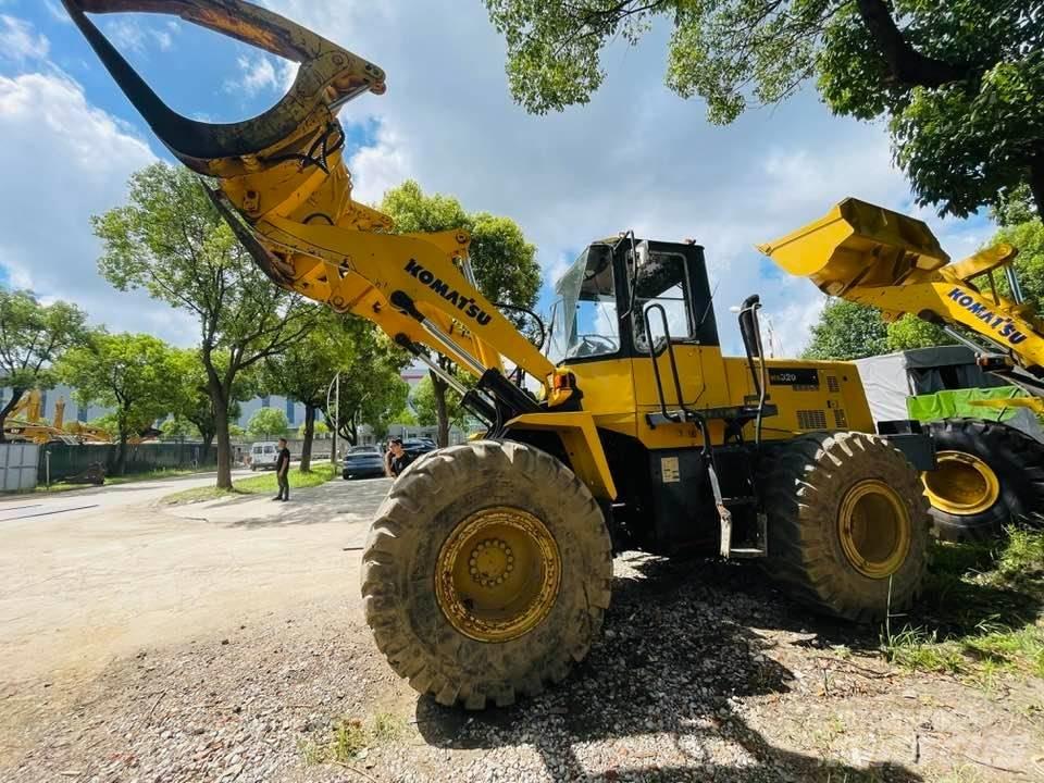 Komatsu WA320 لوادر بعجل