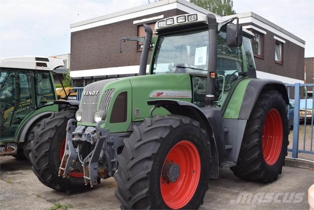 Fendt 712 Vario الجرارات