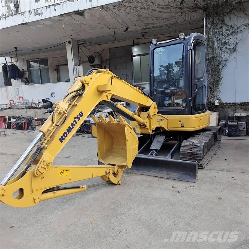 Komatsu PC 40 حفارات صغيرة أقل من 7 طن (حفارات صغيرة)