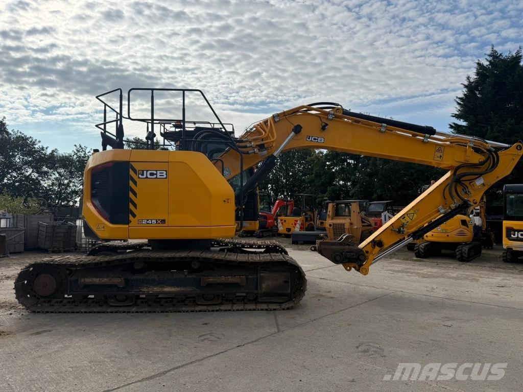 JCB 245 XLR حفارات زحافة