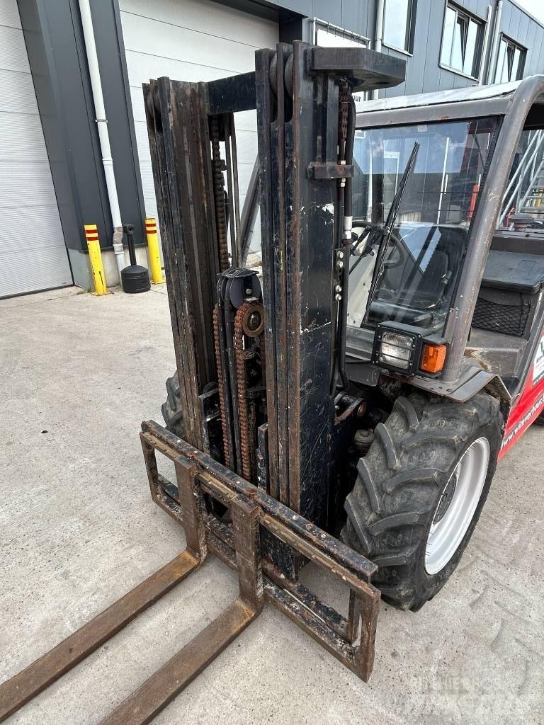 Manitou MH 25.4 شاحنات الطرق الوعرة