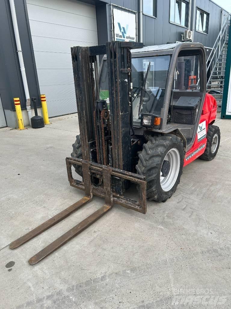 Manitou MH 25.4 شاحنات الطرق الوعرة