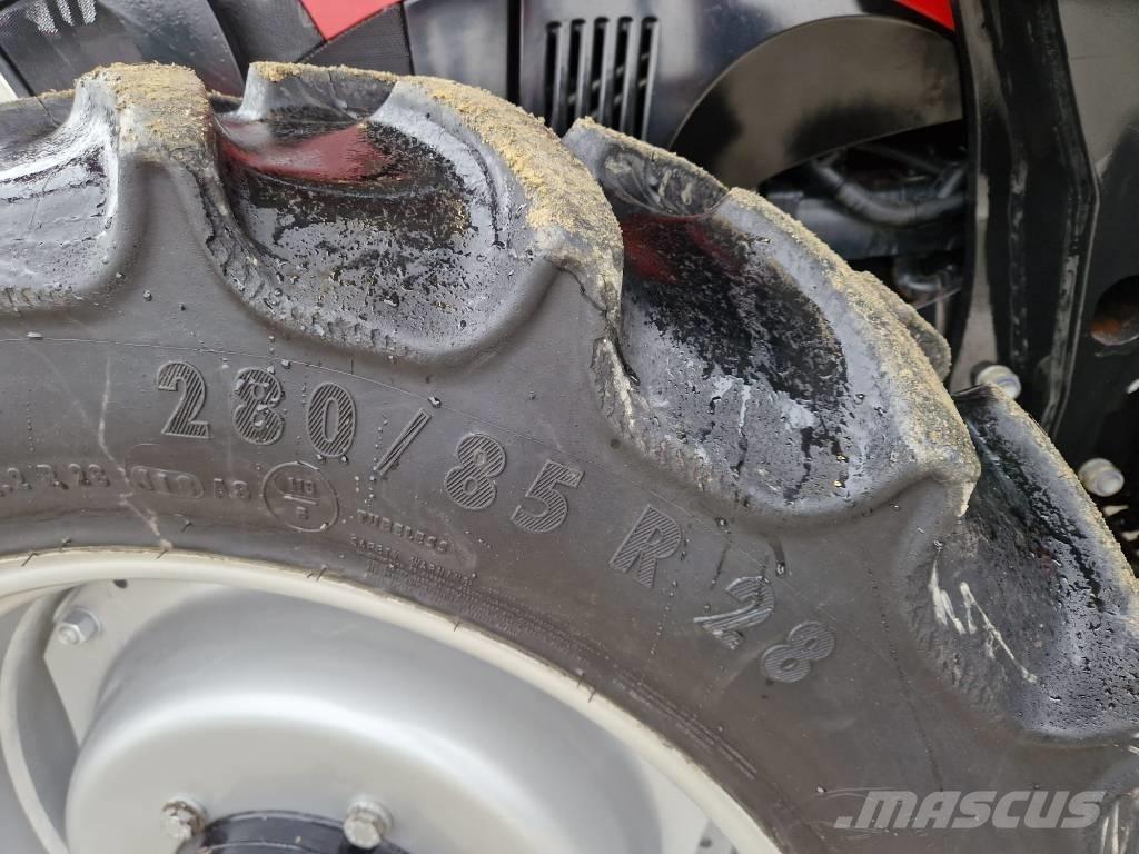 Case IH Farmall 85 C الجرارات