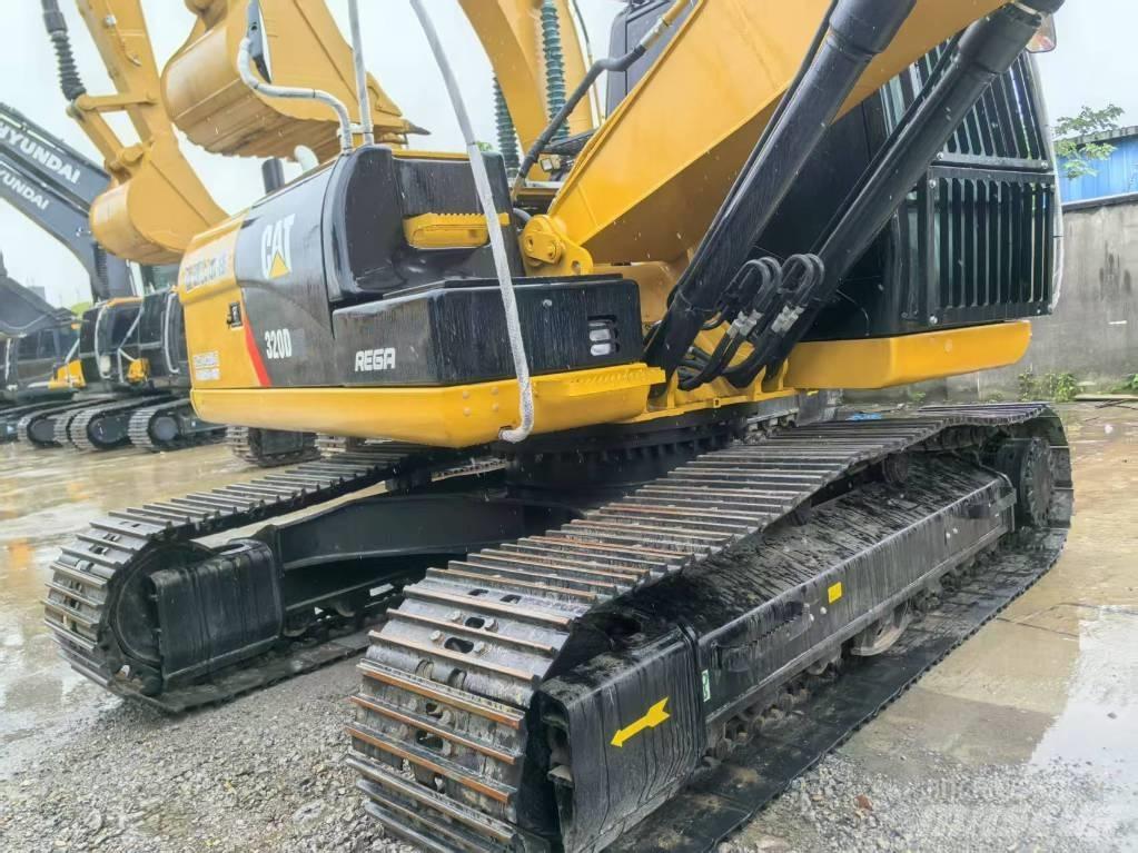 CAT 320D2 حفارات وسط 7 طن - 12 طن