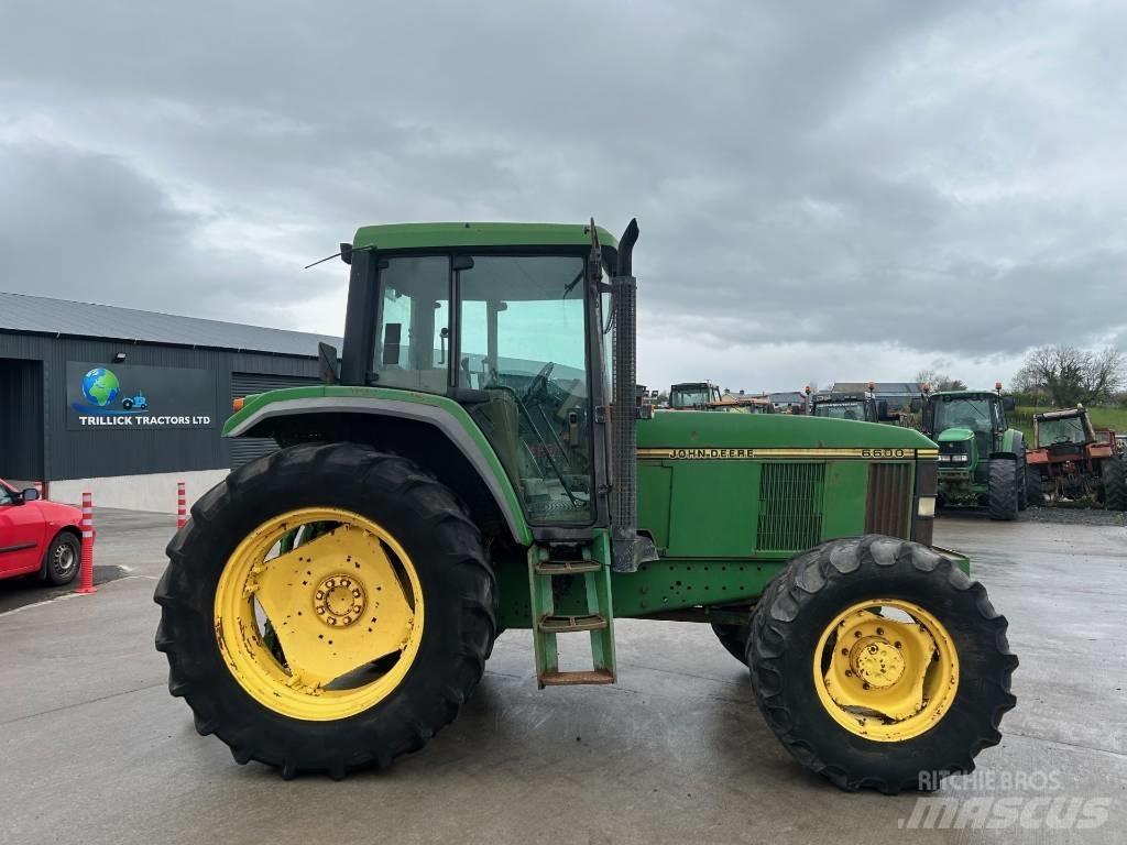 John Deere 6600 الجرارات