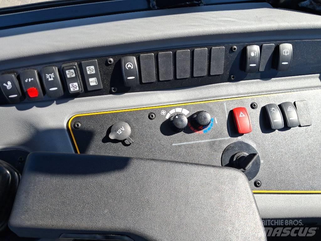 JCB 409 لوادر بعجل