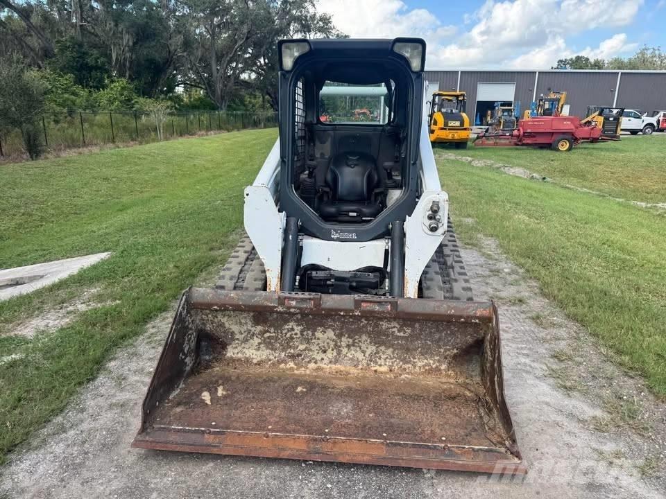 Bobcat T 590 لوادر انزلاقية التوجيه