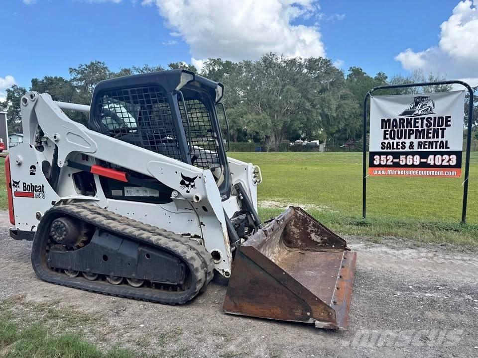 Bobcat T 590 لوادر انزلاقية التوجيه