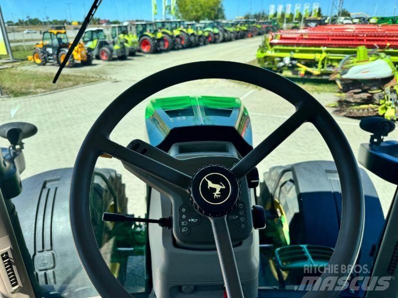 John Deere 7215 الجرارات