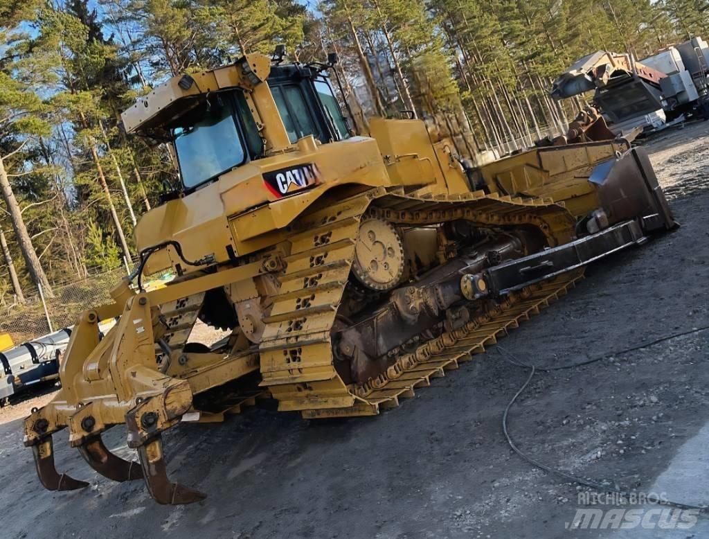CAT D 6 T LGP بلدوزرات مجنزرة