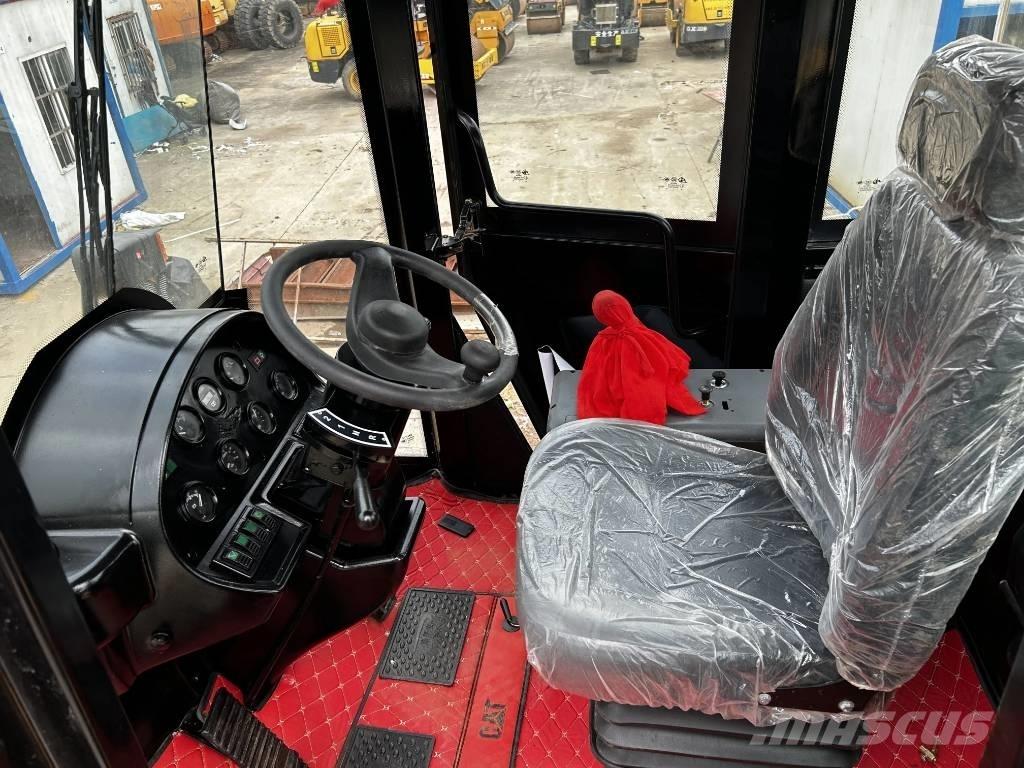 CAT 966H لوادر بعجل