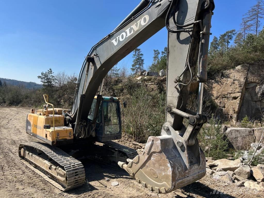 Volvo EC 290 C L حفارات زحافة