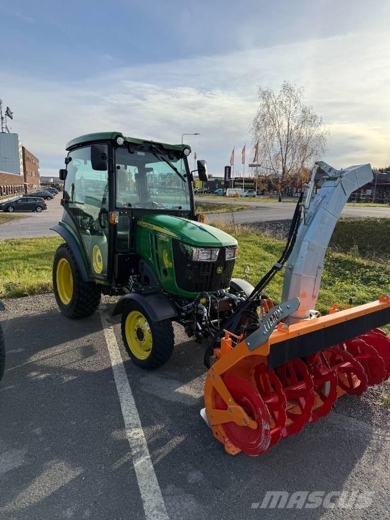 John Deere 2032 R جرارات مدمجة