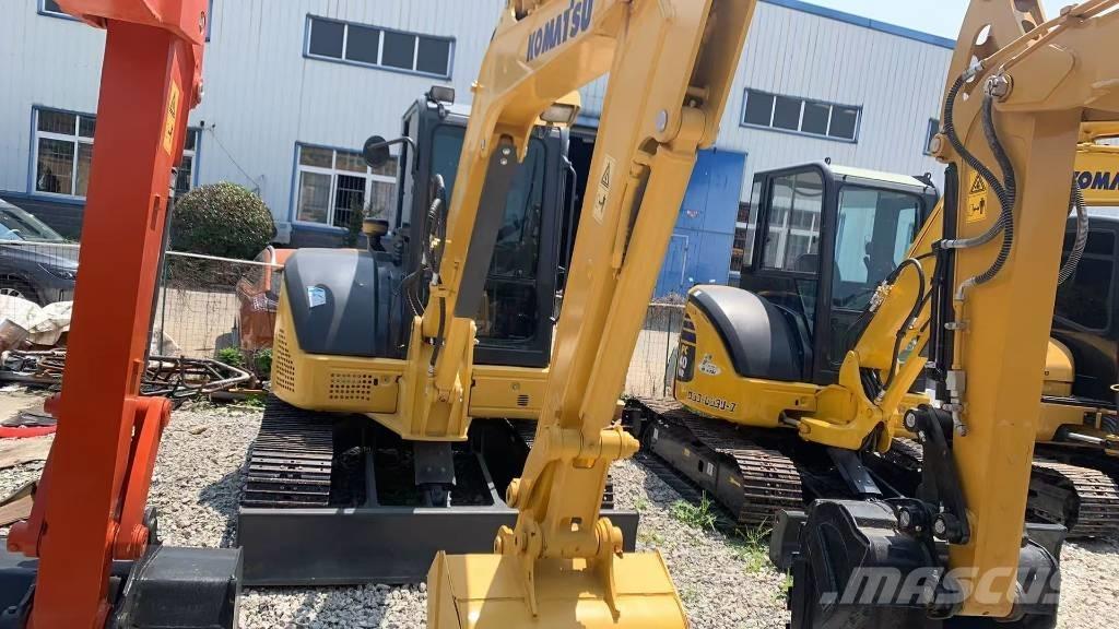 Komatsu PC 55 MR حفارات زحافة