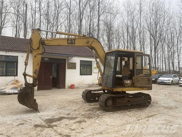 CAT E70B حفارات زحافة