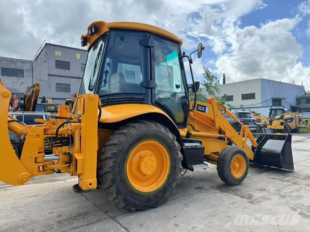 JCB 3CX لوادر ذات جرافات عكسية