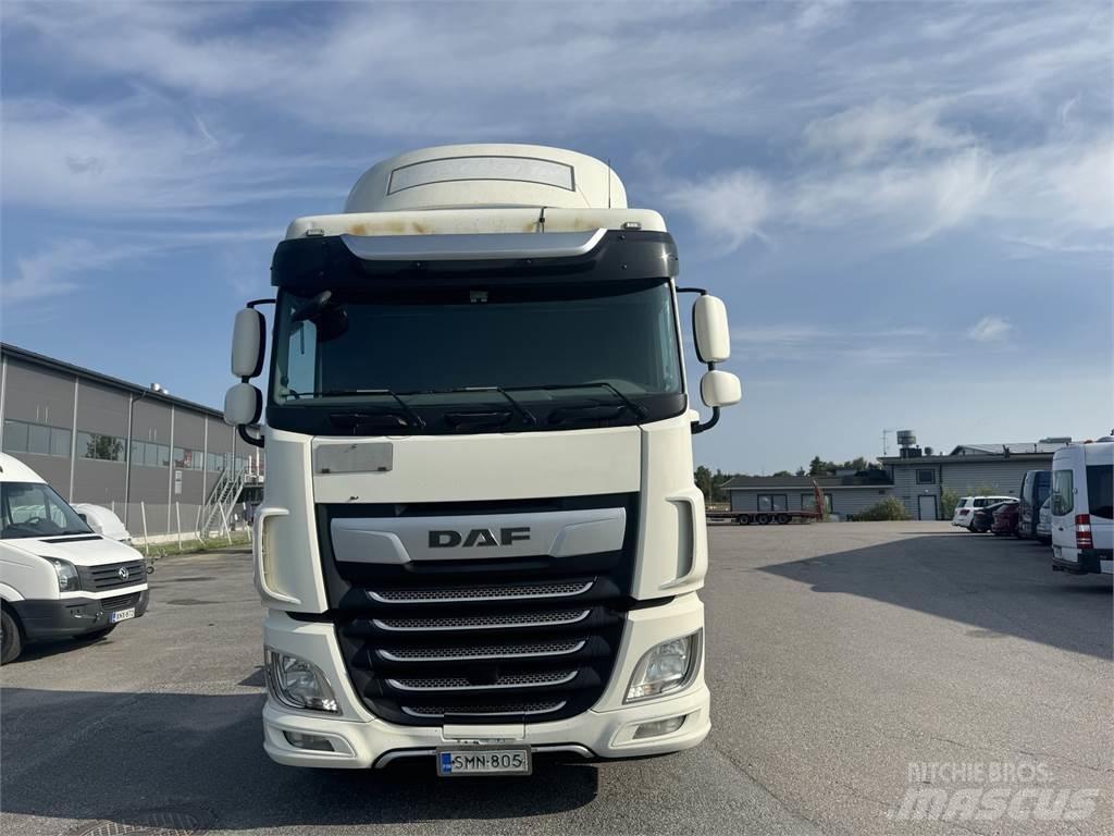DAF XF 530 FAR شاحنات بمقصورة وهيكل