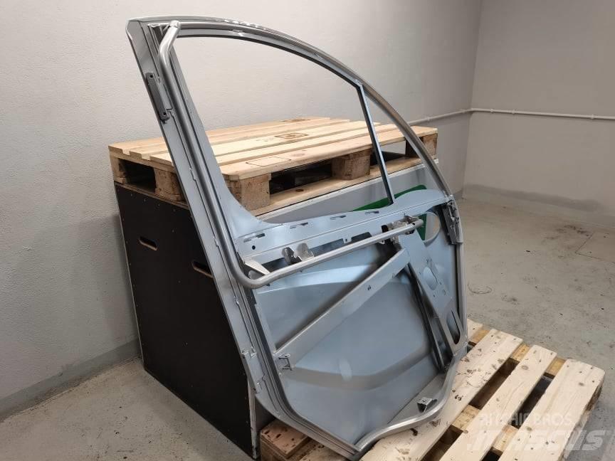 Manitou MLT 733 door كابينة والداخلية