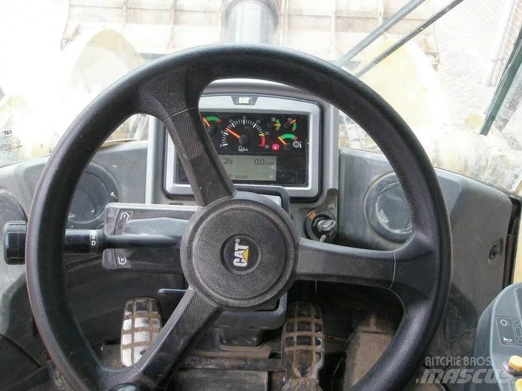 CAT 950M لوادر بعجل