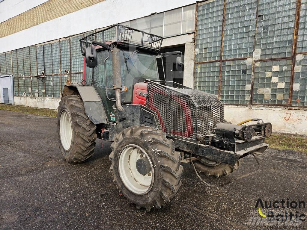 Valtra A 93H الجرارات