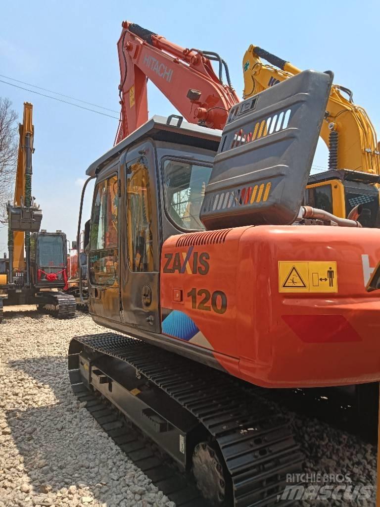 Hitachi ZX 120 حفارات وسط 7 طن - 12 طن