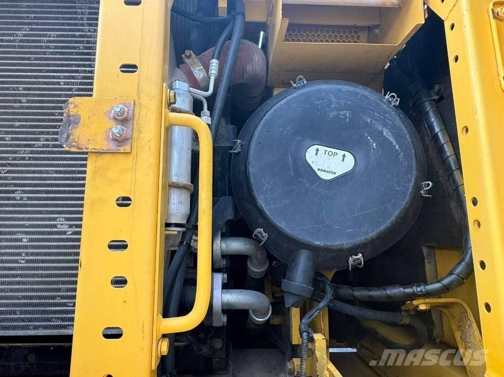 Komatsu PC 400-8 حفارات زحافة