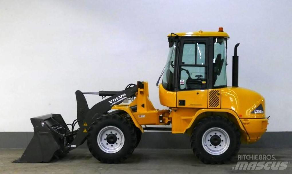 Volvo L 35 B - Z - 4x4 لوادر بعجل