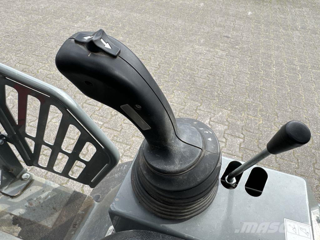 Weidemann 1160 لوادر بعجل