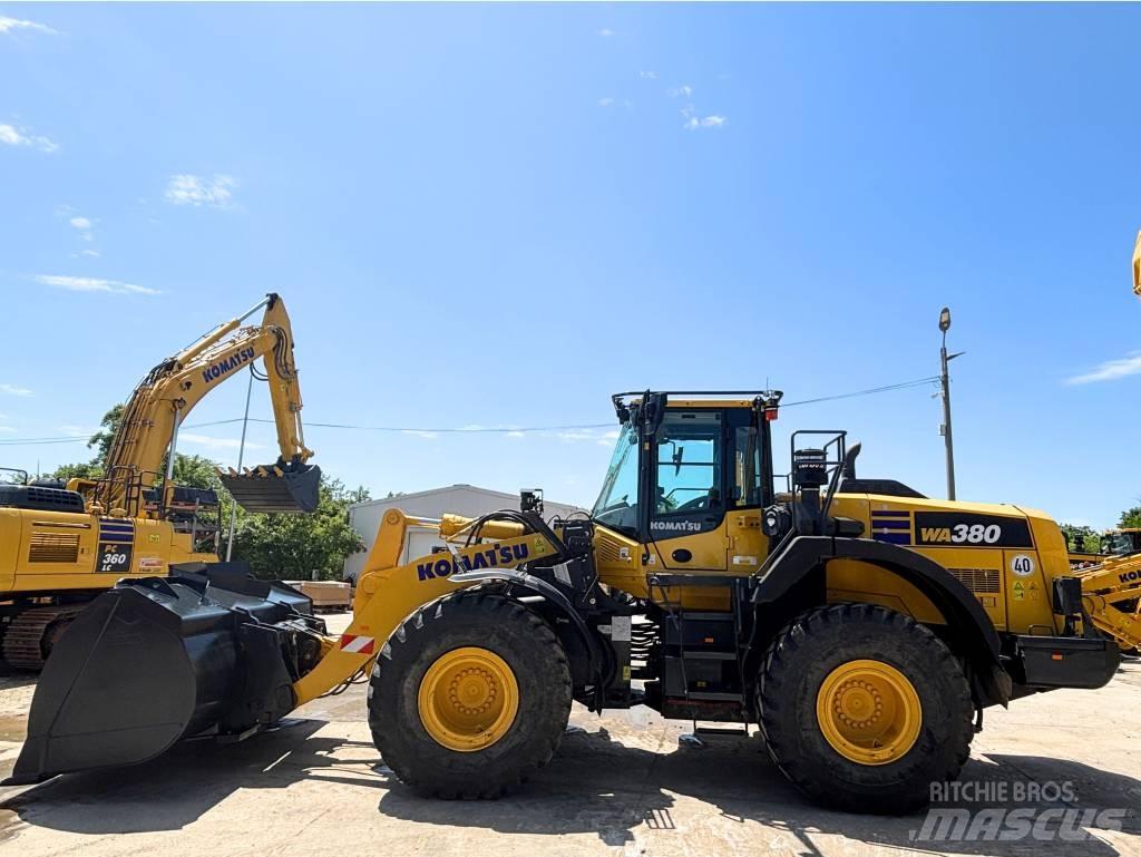 Komatsu WA380-8E0 لوادر بعجل
