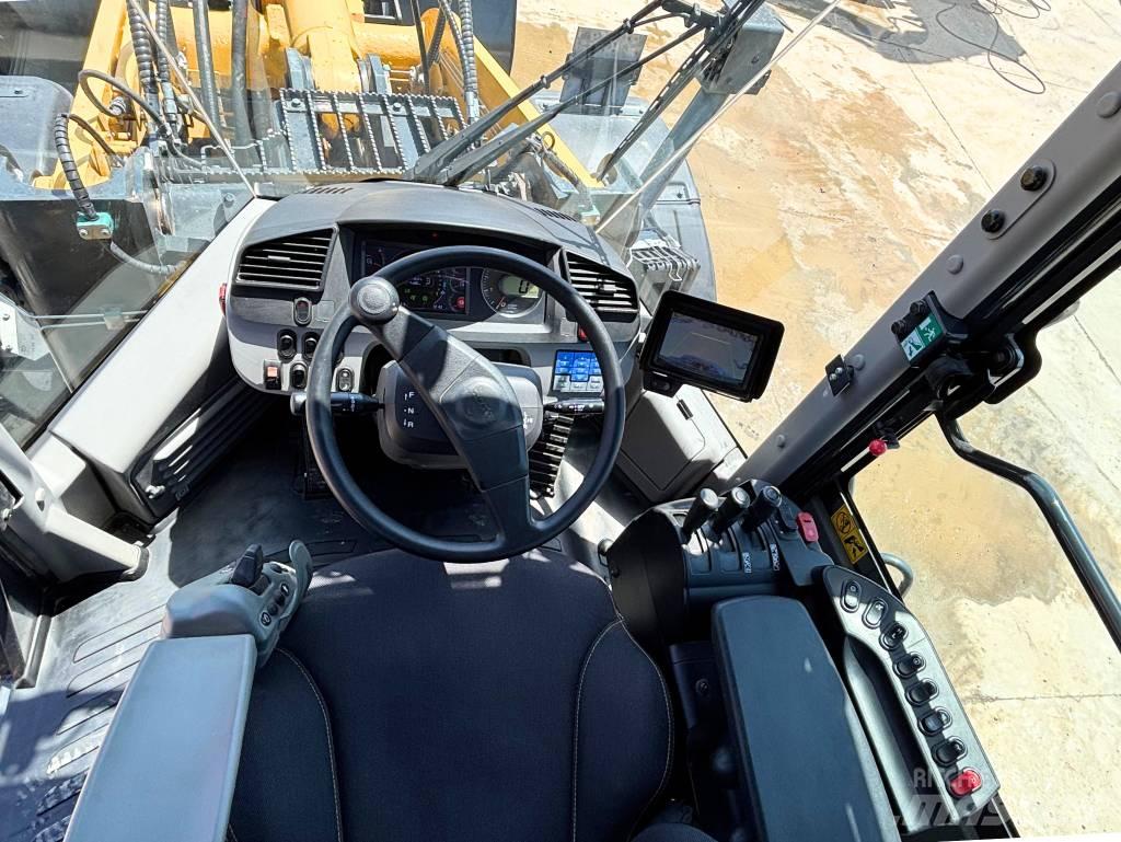 Komatsu WA380-8E0 لوادر بعجل