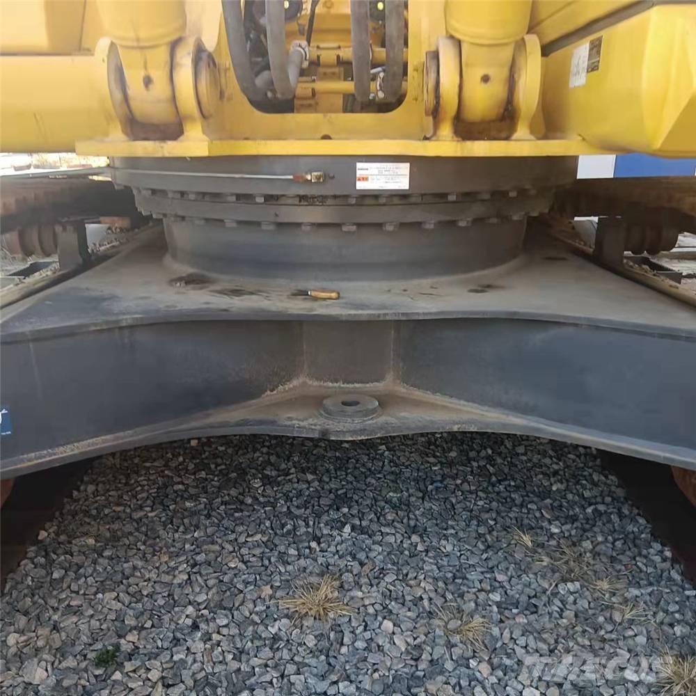 Komatsu PC360-7 حفارات زحافة
