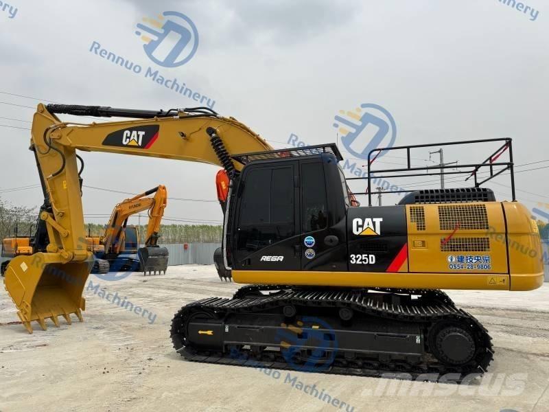CAT 325 D حفارات زحافة
