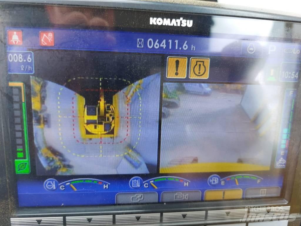 Komatsu PC228USLC-11 حفارات زحافة