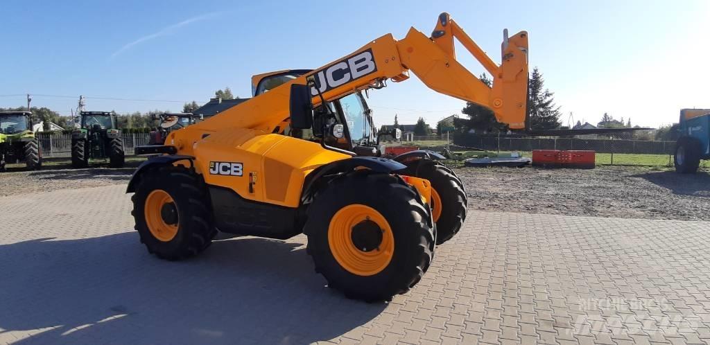 JCB 531-70 مناولات متداخلة