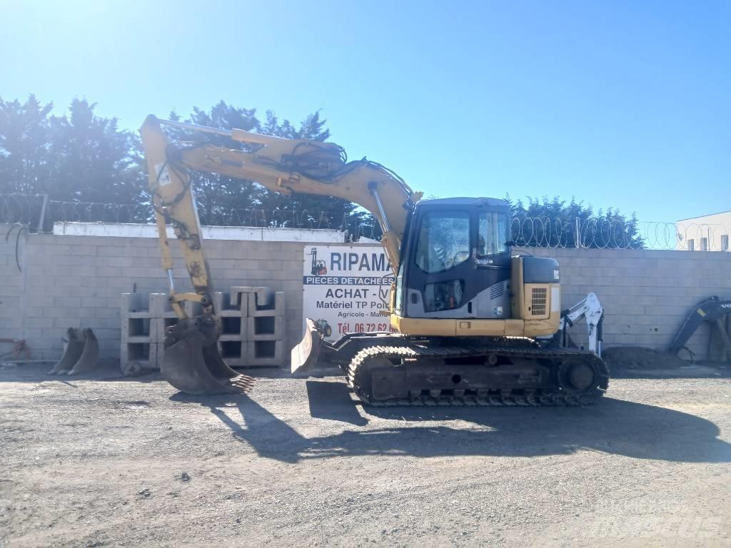 Komatsu PC 128 US حفارات زحافة