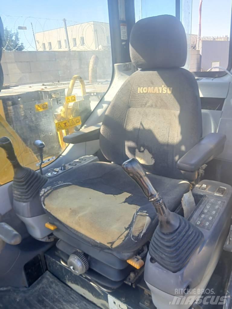 Komatsu PC 128 US حفارات زحافة