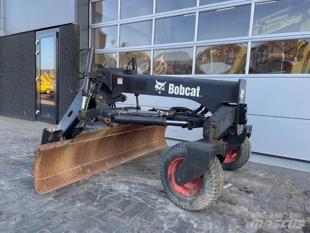 Bobcat Grader 96 ماكينات الحصاة والخرسانة