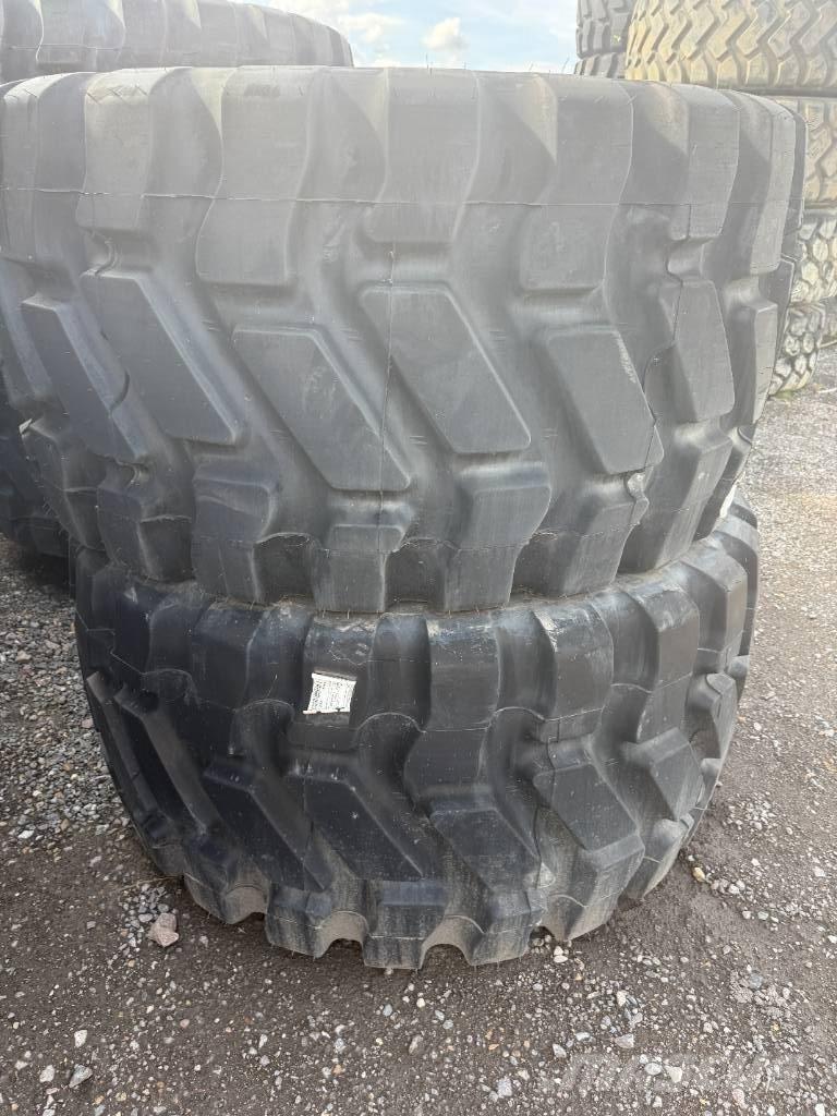 Goodyear 750/65R25 الإطارات والعجلات والحافات