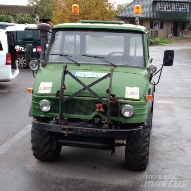 Mercedes-Benz U421 الجرارات