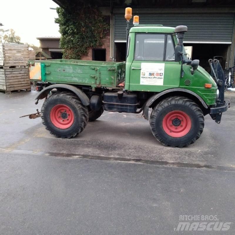 Mercedes-Benz U421 الجرارات