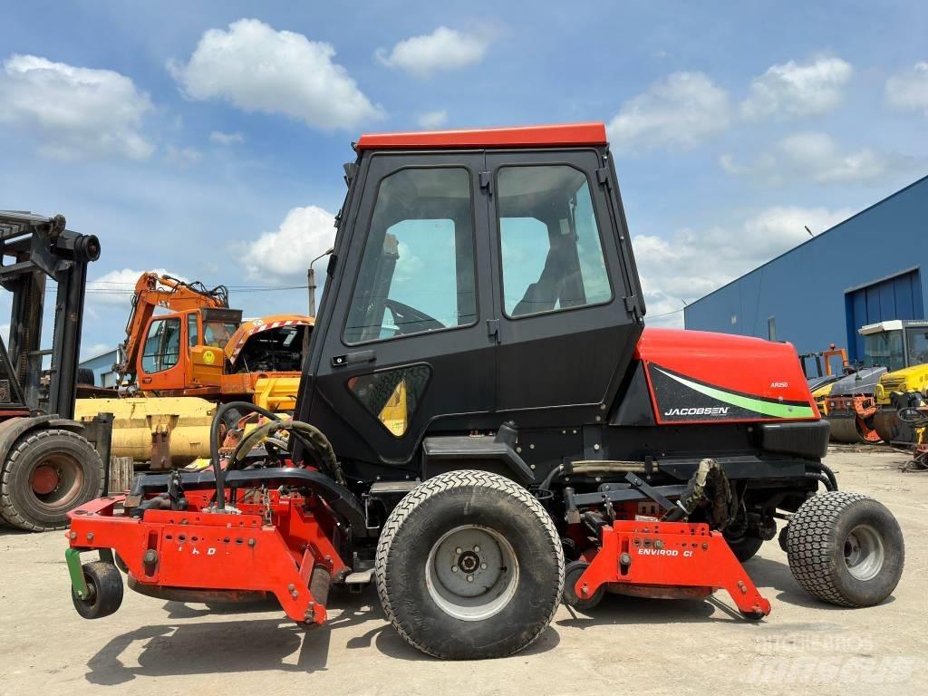 Jacobsen AR250 ركوب الحشائش