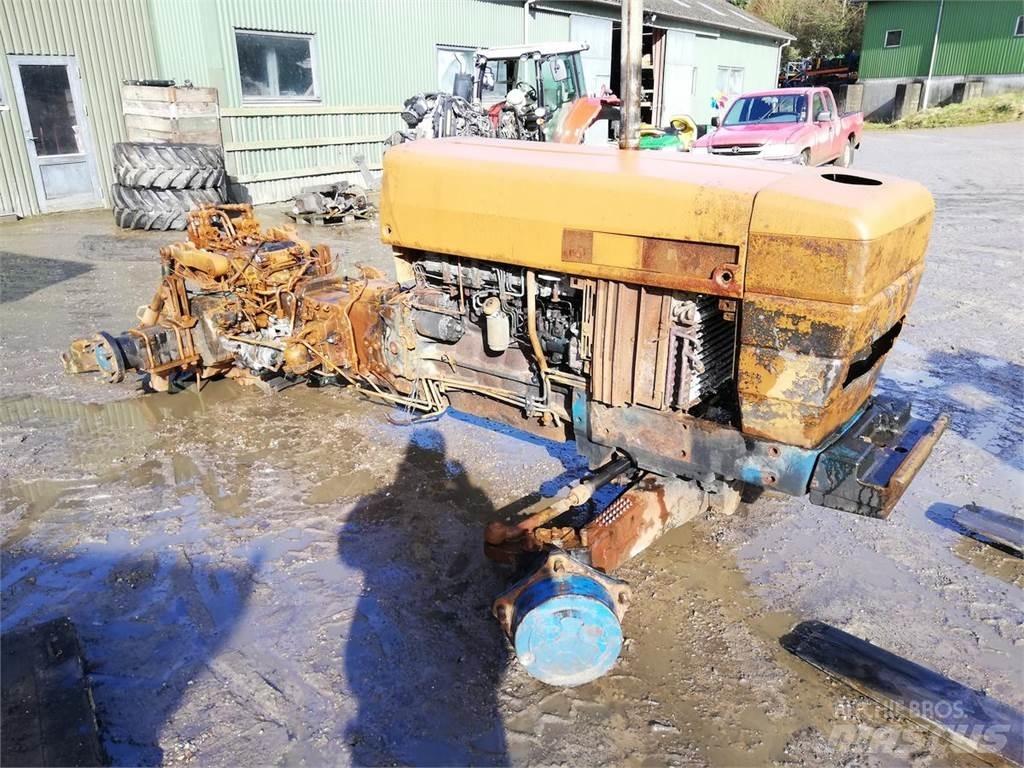 New Holland 8340 الجرارات
