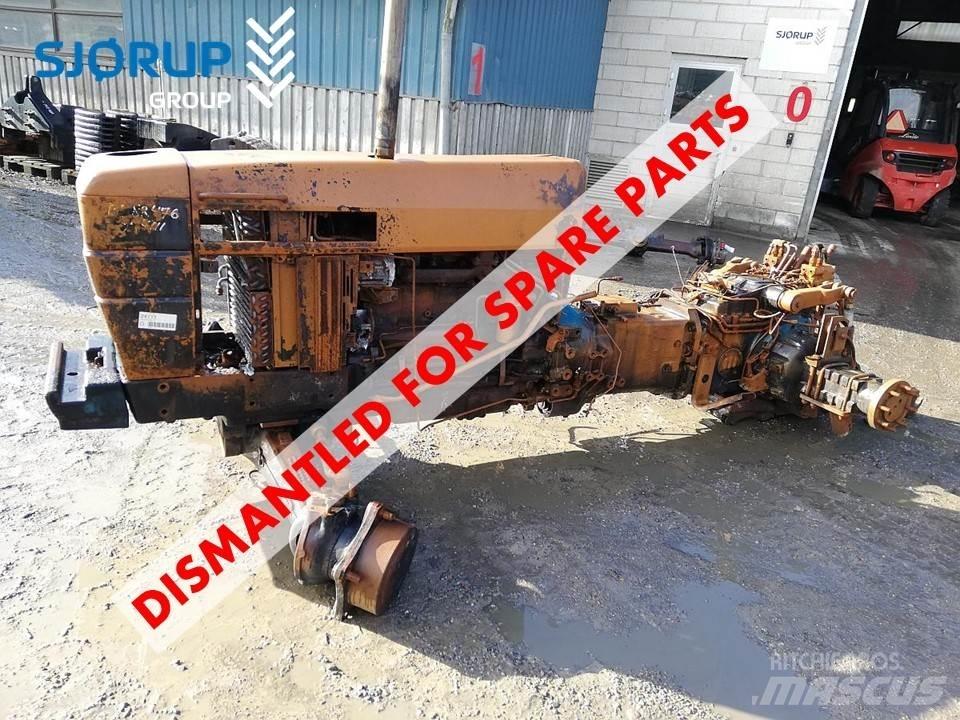 New Holland 8340 الجرارات