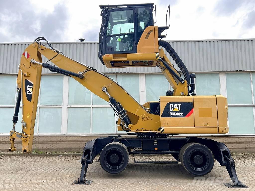 CAT MH3022  2015   CE مناولات المخلفات / مناولات صناعية
